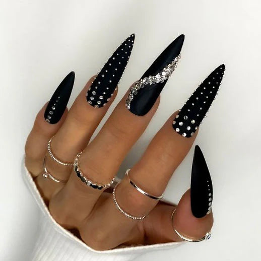 Black Bling press on nehty extra dlouhé špičaté stiletto - černé matné nehty zdobené stříbrnými kamínky